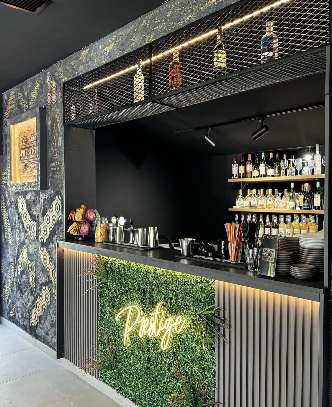 Prestige Lounge Bar - 3