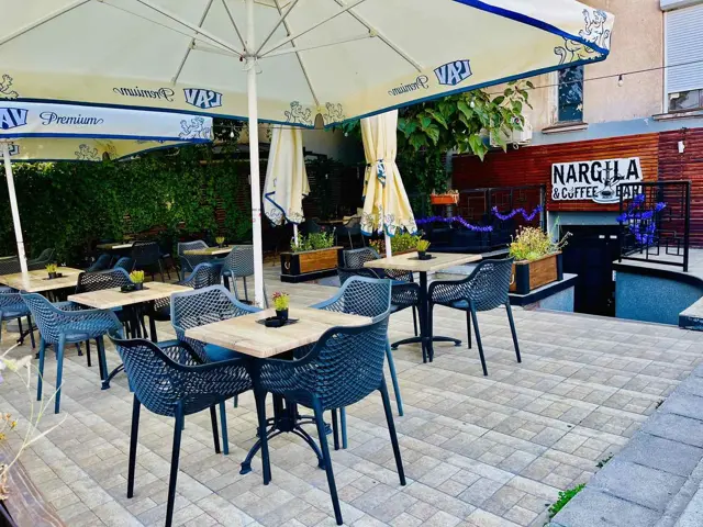 Caffe & Nargila Bar