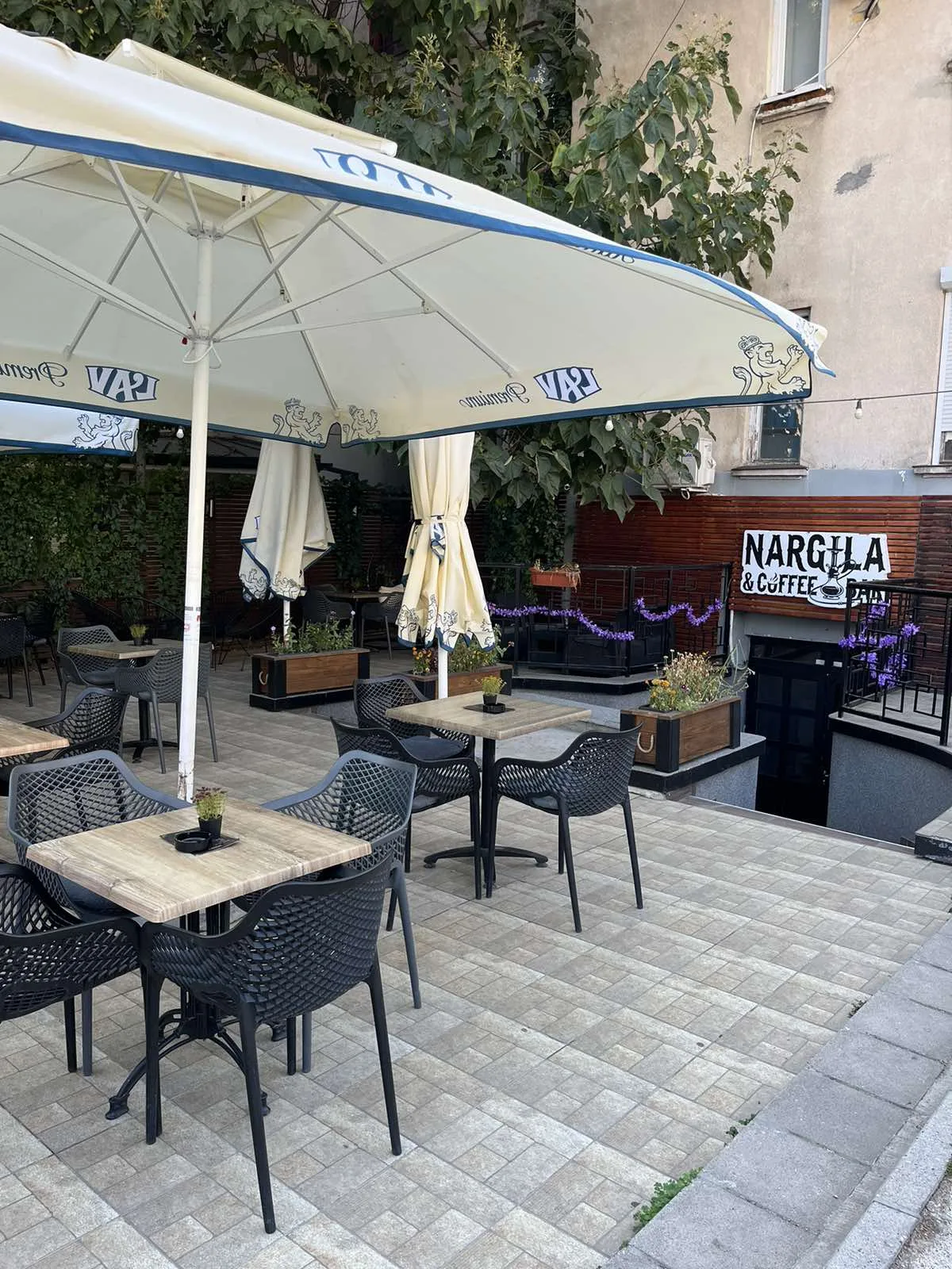 Caffe & Nargila Bar