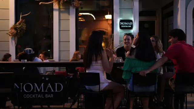 Nomad Bar