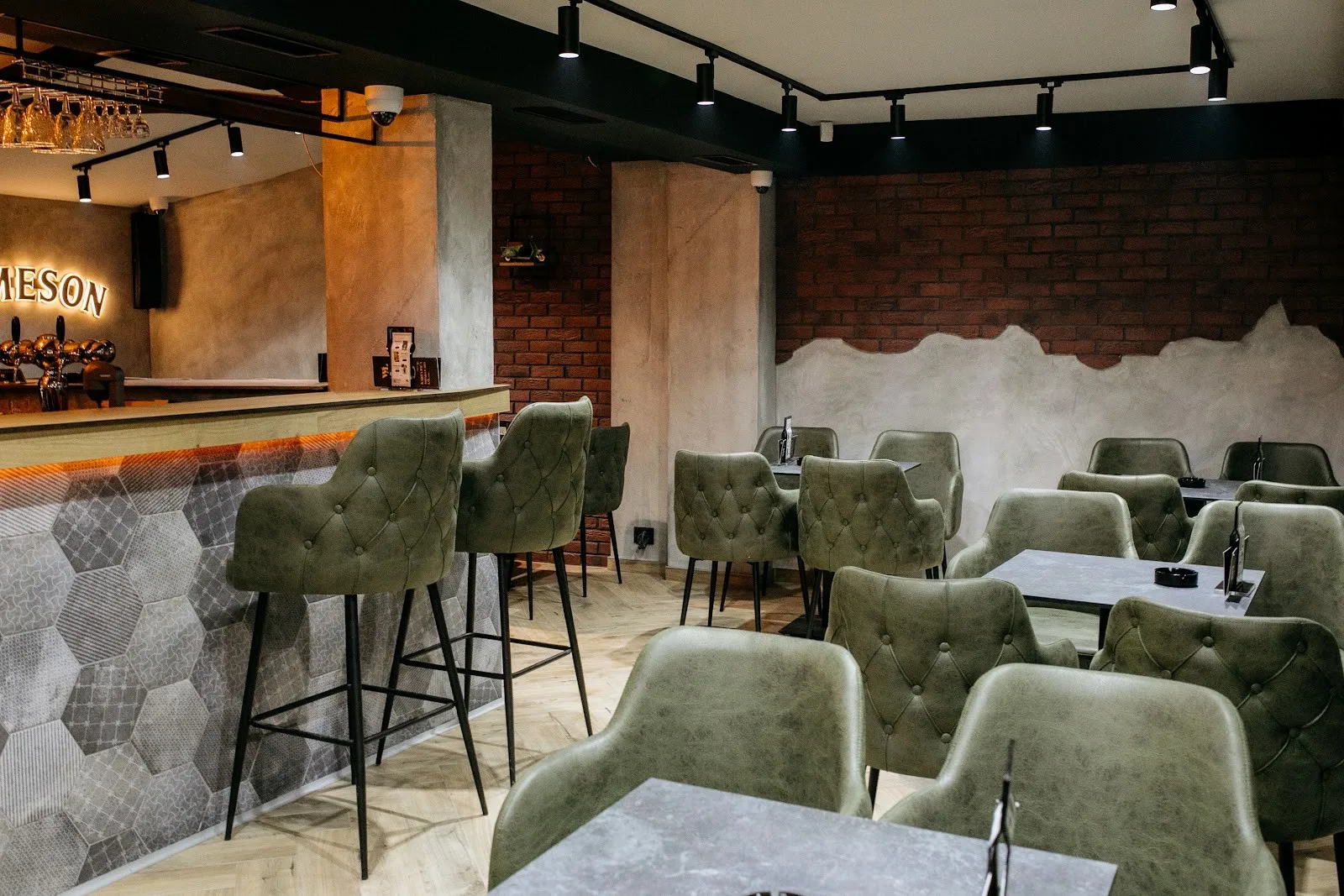WHITELOUNGE - 2